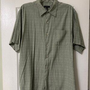 Van Heusen Green Short Sleeved Button Down Shirt Size M